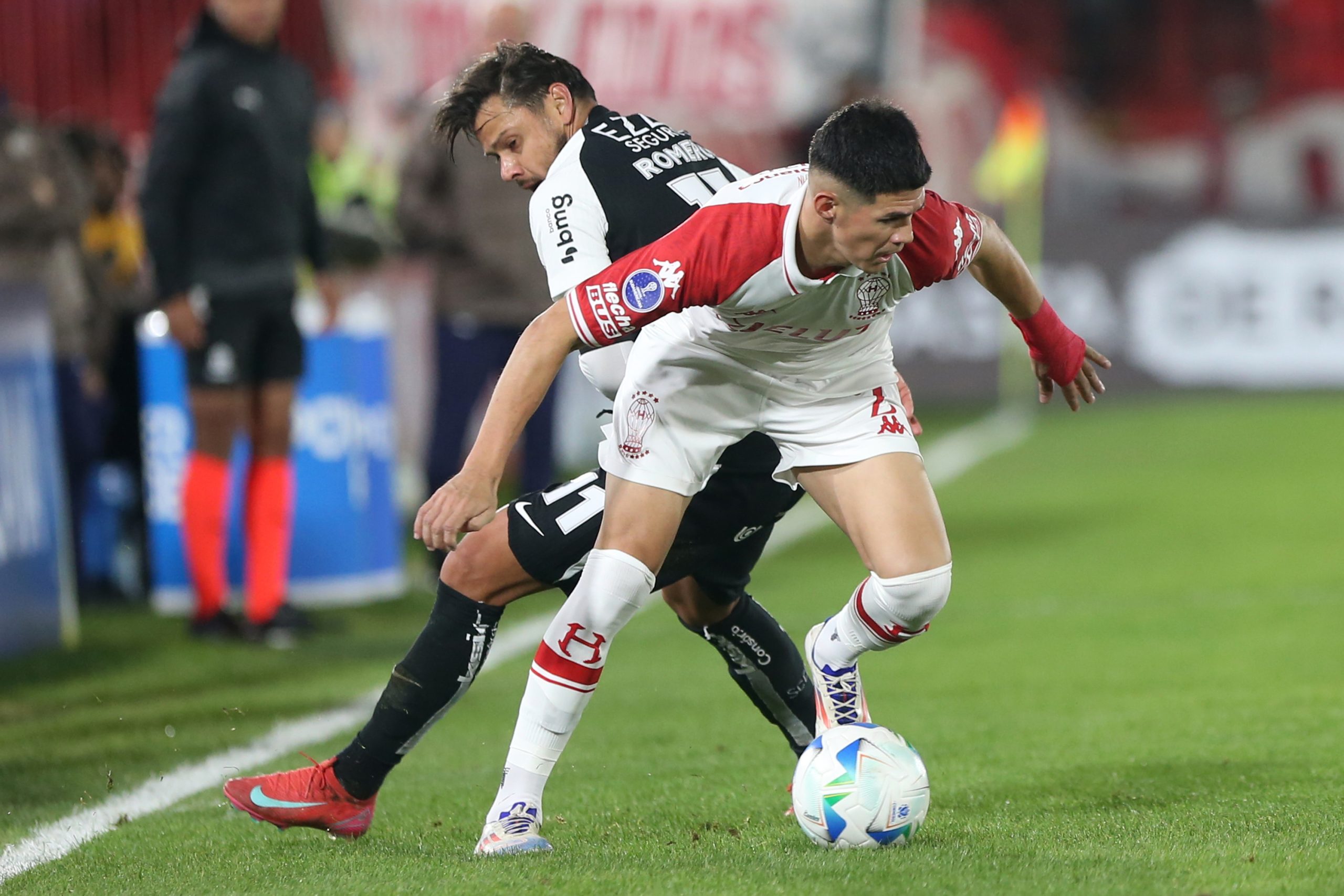 Corinthians perde para o time reserva do Huracán e está fora da Copa Sul-Americana