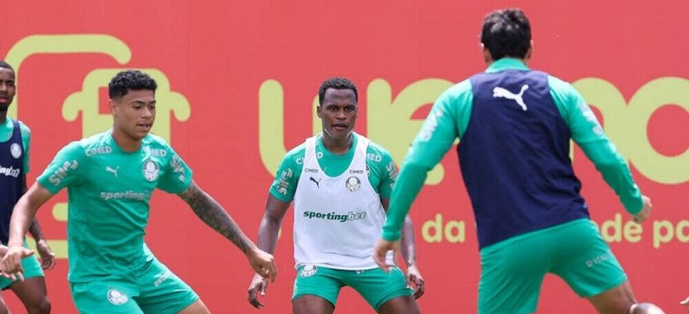 Palmeiras: Arias treina com elenco pela 1ª vez e estreia só depende de Abel