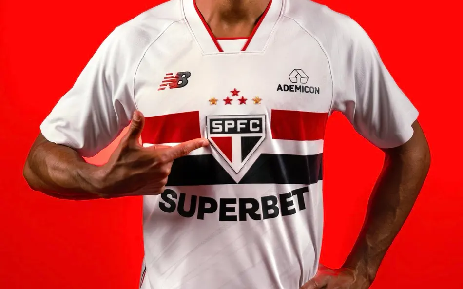 Conselheiros de São Paulo pedem demissão de diretores por erro em nova camisa