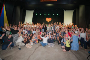 Clube de Mães Atípicas celebra 1º ano com bolsas, empregos e rede de 700 famílias