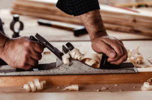 Carpintaria e marcenaria resistem ao tempo celebrando crescimento de  novas empresas nos últimos cinco anos