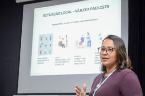 Várzea Paulista apresenta Caderno de Saúde da Pessoa Idosa e inicia capacitação de enfermeiros da rede