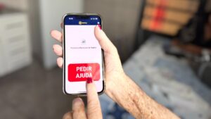 Cidades ampliam proteção às mulheres com tecnologia e botões de emergência