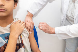 Cobertura vacinal contra HPV entre meninos sobe para 75% em 2025