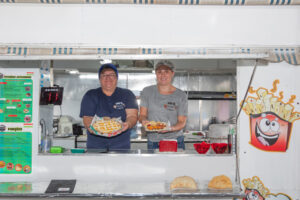 Praça de alimentação da FENS reúne diversidade gastronômica para todos os públicos