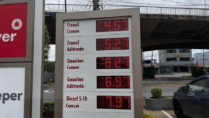 Procon Jundiaí realiza fiscalização em postos de combustíveis para identificar abuso de preços