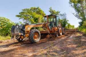 Prefeitura intensifica conservação de estradas de terra no Água Doce