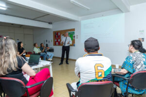 Mês do Consumidor: palestra gratuita do Procon Jundiaí orienta população sobre golpes digitais e organização financeira
