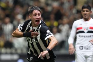 Atlético-MG vence, se distancia do Z4 e tira São Paulo da liderança