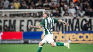 Coritiba surpreende e vence o Corinthians na Neo Química Arena