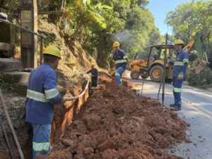 Obra no Caxambu integra programa da DAE para levar água a todas as famílias da cidade