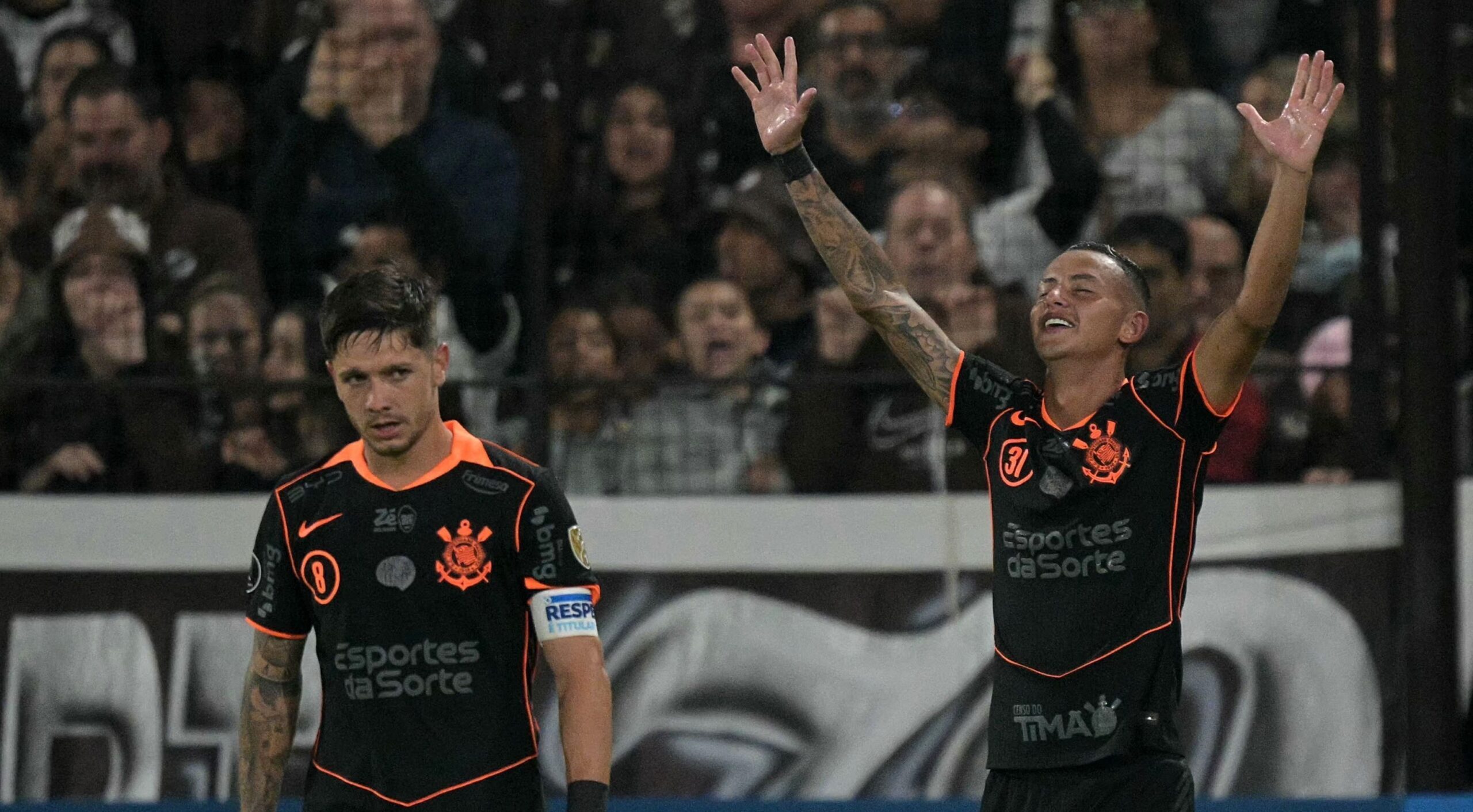 Aposta de Diniz abre placar, e Corinthians vence em estreia na Libertadores