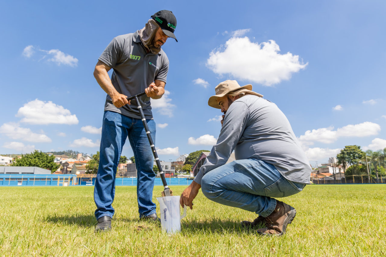 Empresa de grandes clubes brasileiros assume manutenção de gramados em Centros Esportivos de Jundiaí