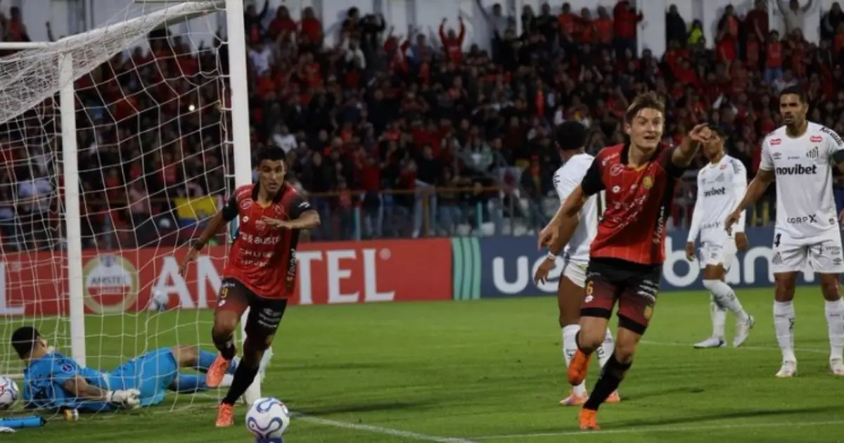 Santos toma gol ‘quase olímpico’ e perde para o Cuenca no Equador
