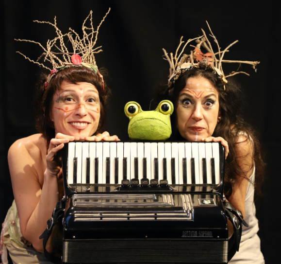 Espetáculo infantil com bonecos e música ao vivo conduz fábula sobre o cuidado no palco do Sesc Jundiaí