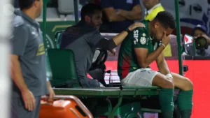Vitor Roque vai passar por cirurgia e só volta ao Palmeiras após a Copa