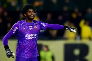 Em noite terrível de Hugo Souza, Corinthians perde para o Platense