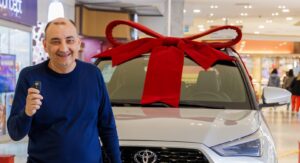 Cliente de Itatiba ganha Toyota Yaris Cross XRE da Campanha de Mães do Maxi Shopping Jundiaí