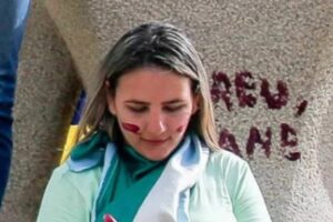 Débora do Batom pede redução de pena após queda de veto ao PL da dosimetria