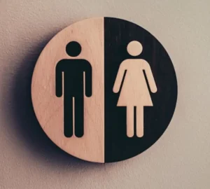 Prefeita de Campo Grande (MS) proíbe uso de banheiro feminino por mulheres trans