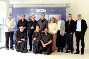 Prefeito Professor Rodolfo Braga e o vice-prefeito, João Paulo recebem bispo diocesano, Don Arnaldo e do bispo de Roraima, Don Evaristo em Várzea Paulista