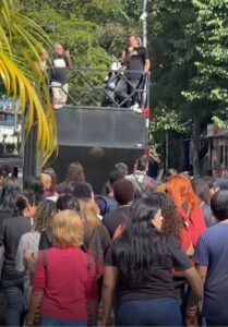 SERVIDORES MUNICIPAIS PROTESTAM NO CENTRO DE CAIEIRAS