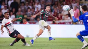 Fluminense vence o São Paulo no Maracanã e encosta no Flamengo