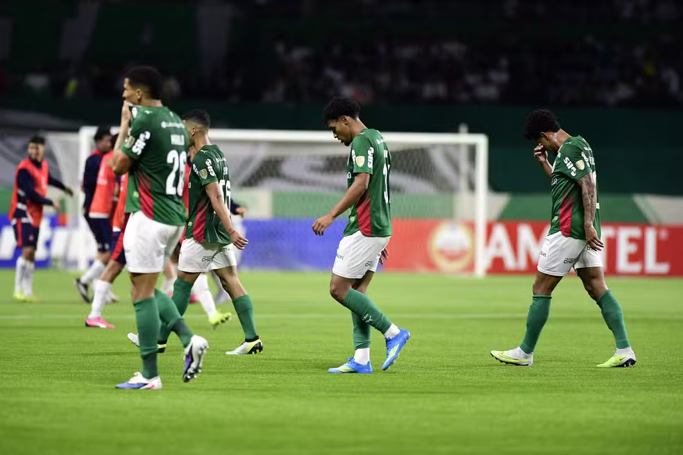 Palmeiras é derrotado em casa pelo Cerro e perde a liderança