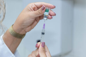Dúvidas sobre a vacina da dengue? Confira quem pode tomar e onde se vacinar