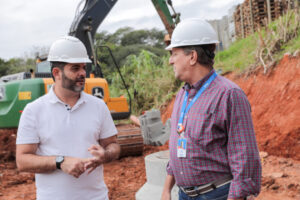 DAE leva mais de 14 km de rede de esgoto e beneficia 350 famílias no Poste e Traviú