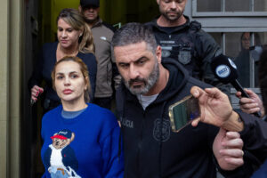 Áudios, mensagens e transferências conectam Deolane com o PCC, afirmam promotores