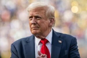 Trump sugere que Estados Unidos podem cobrar pedágio no estreito de Hormuz