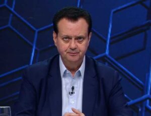 Insatisfeito, PSD desafia Tarcísio de Freitas e pode apoiar Ricardo Salles ao Senado