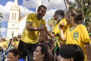 Brasil x Japão reúne mais de mil torcedores na Copa no Centro e celebra a paixão pelo futebol em Jundiaí