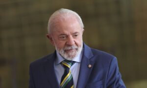 Governo Lula critica nova ameaça de tarifa dos EUA e cita reciprocidade