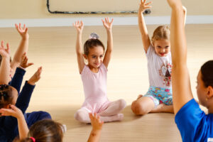 Centro Cultural Américo Mendes abre vagas para oficinas gratuitas de ballet, jazz e muay thai