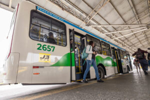 Prefeitura atende reivindicação de mais de quatro anos e amplia transporte coletivo no Medeiros