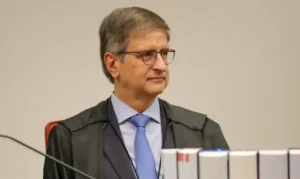 PGR defende manutenção da prisão domiciliar de Bolsonaro e propõe restrições para evitar impacto eleitoral
