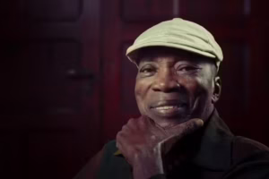 Milton Nascimento é internado com pneumonia e apresenta melhora no quadro de saúde