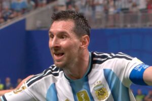 Messi ressuscita a Argentina, vira jogo perdido e coloca campeã nas quartas