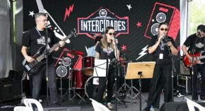 Estação Francisco Morato da Linha 7-Rubi é palco de música ao vivo no Dia Mundial do Rock