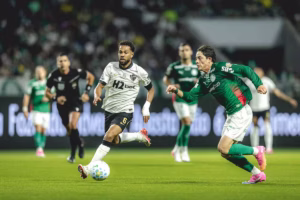 Atlético-MG bate o Palmeiras fora de casa e encurta vantagem do líder no Brasileirão
