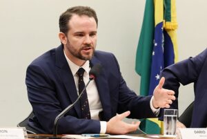 Governo vai restringir publicidade de bets e obrigar exibição de alerta de perda de dinheiro