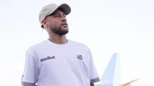 Neymar volta ao Santos e inicia preparação física antes de retornar aos treinos