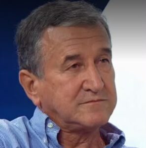 Carlos Alberto Parreira apresenta melhora após cirurgia e segue internado na UTI