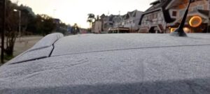 GEADA VOLTA A COBRIR CAMPOS DO JORDÃO, QUE REGISTRA 1,3°C E NOVO RECORDE DE FRIO EM 2026