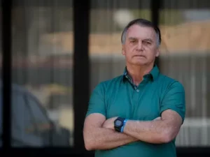 PGR defende manter Jair Bolsonaro em prisão domiciliar, mas sem qualquer arma