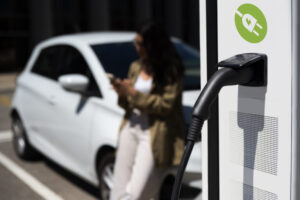 CMJ realiza audiência pública sobre recarga de veículos elétricos
