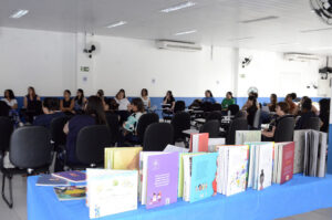 Professores da rede municipal de Várzea Paulista participam de formação sobre leitura e escrita na Educação Infantil