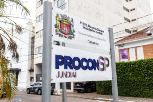 Procon Jundiaí orienta consumidores que irão às compras adquirir presentes para os pais